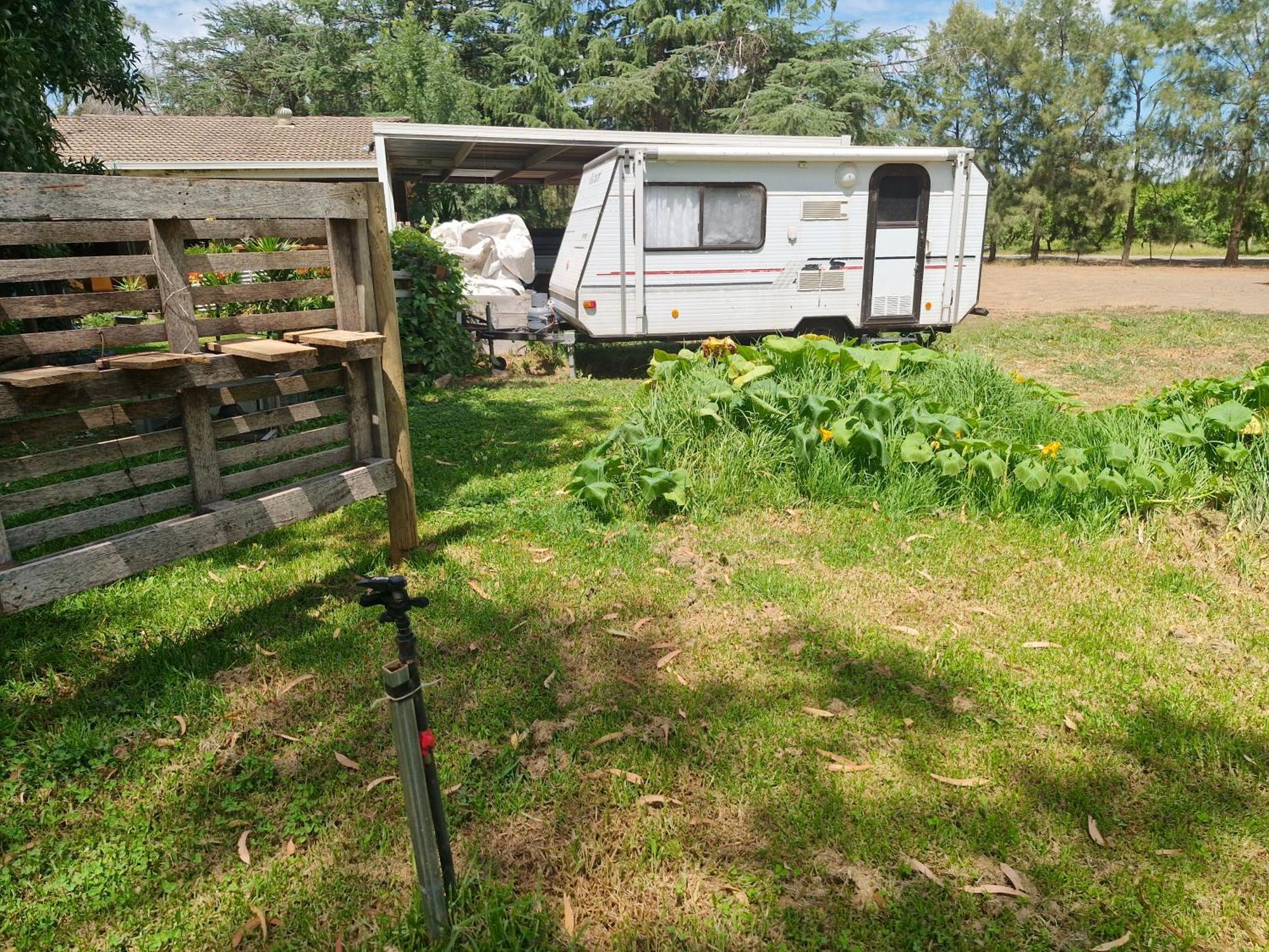 Farm On The Orchards Homestay *